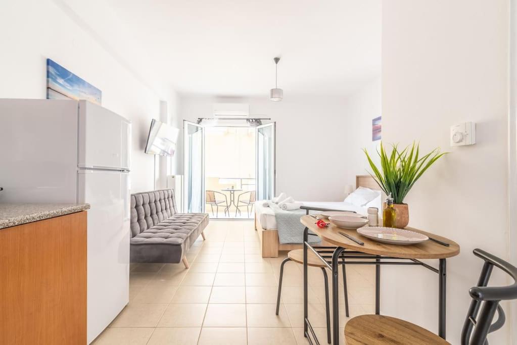 Urban Apt Next University 23 Ираклион Экстерьер фото